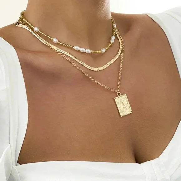 🆕Imitation Pearls Clavicle Snake Bone Chain Layer Necklace🆕 - Picture 2 of 11